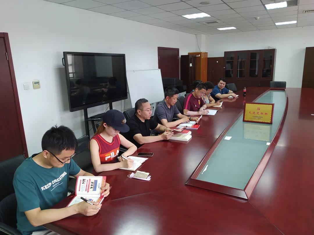 2e889b59a6c44cb0831a92fd30033641.jpg 2e889b59a6c44cb0831a92fd30033641.jpg