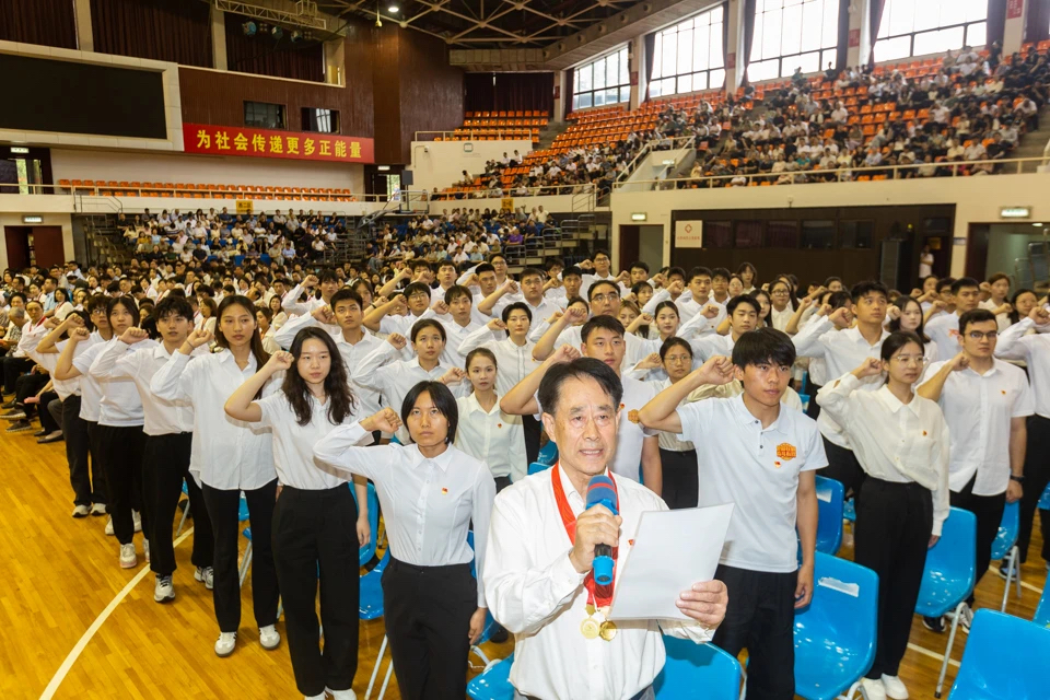 c62fffc52552437ab4e8eac4cc9b9809.jpg c62fffc52552437ab4e8eac4cc9b9809.jpg